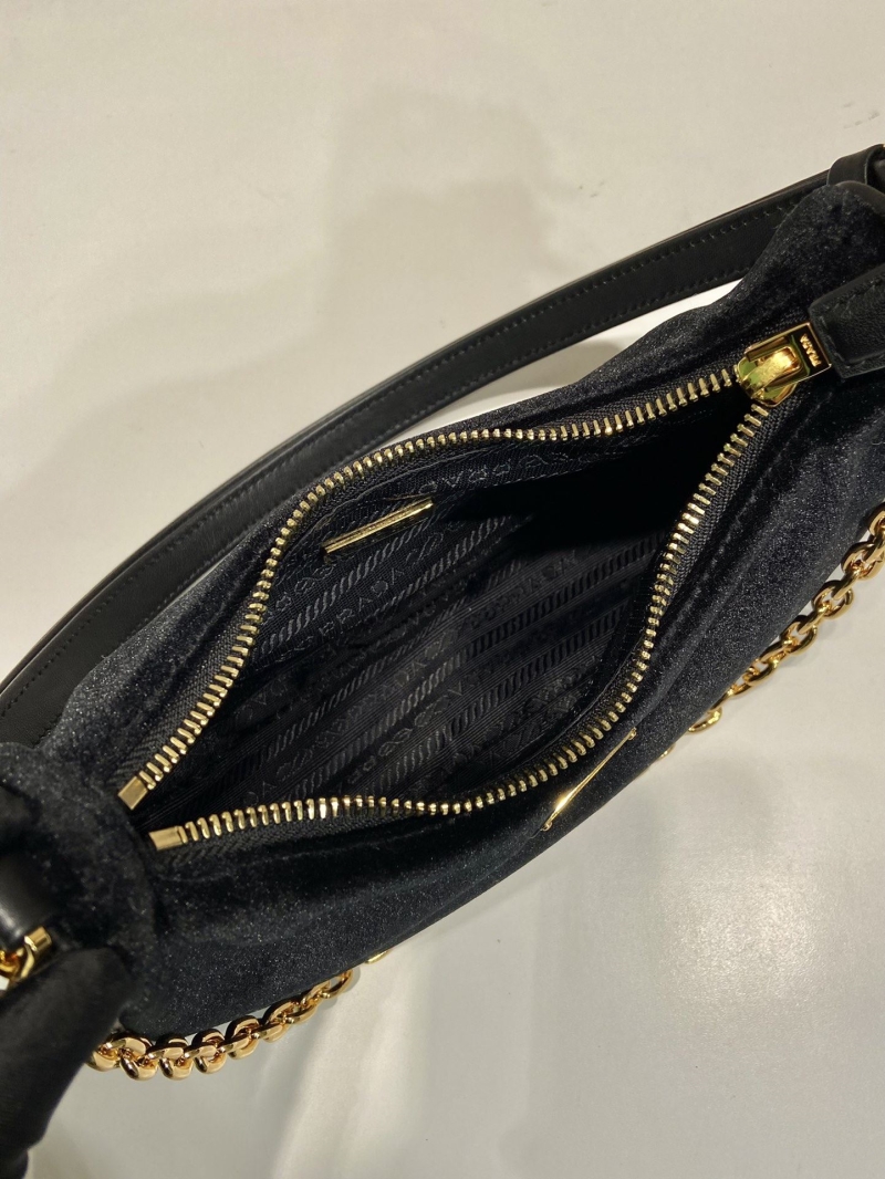 Pra*a hobo bags